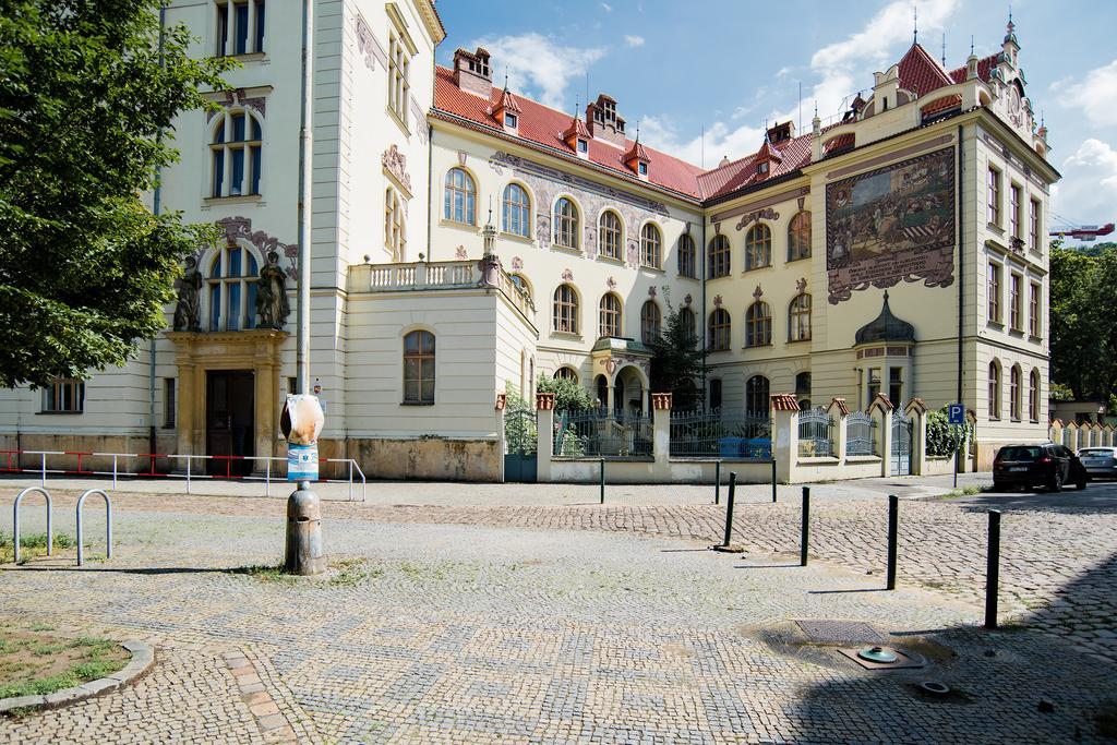 Apartment Gesse Brezinova Prag Dış mekan fotoğraf